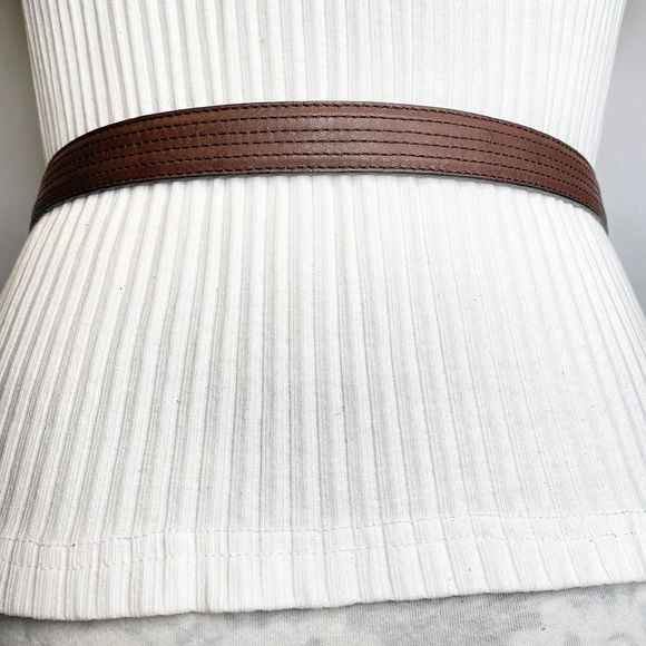 Dockers Belt Small Brown Full Grain Leather And Faux Multi Linear Stitch Detail - Picture 3 of 11